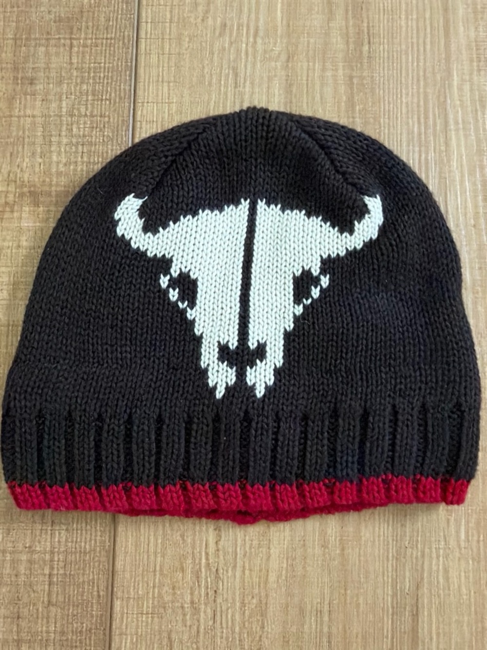 Gap Kids Black & Red Beanie with White Skull Motif size s/m